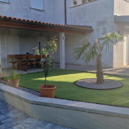 Apartments In Rijeka, Free Parking And Large Terrace, 15Min Drive From The Beach Eksteriør billede