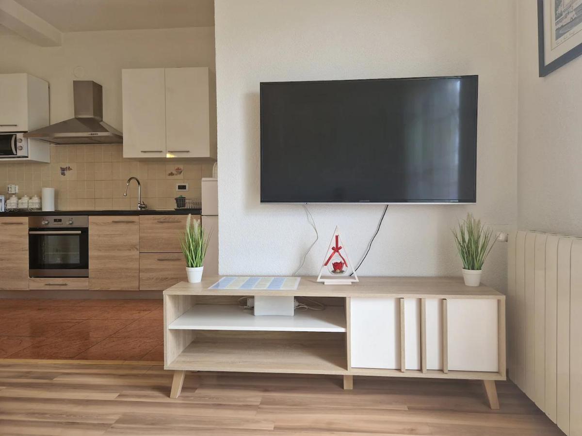 Apartments In Rijeka, Free Parking And Large Terrace, 15Min Drive From The Beach Eksteriør billede