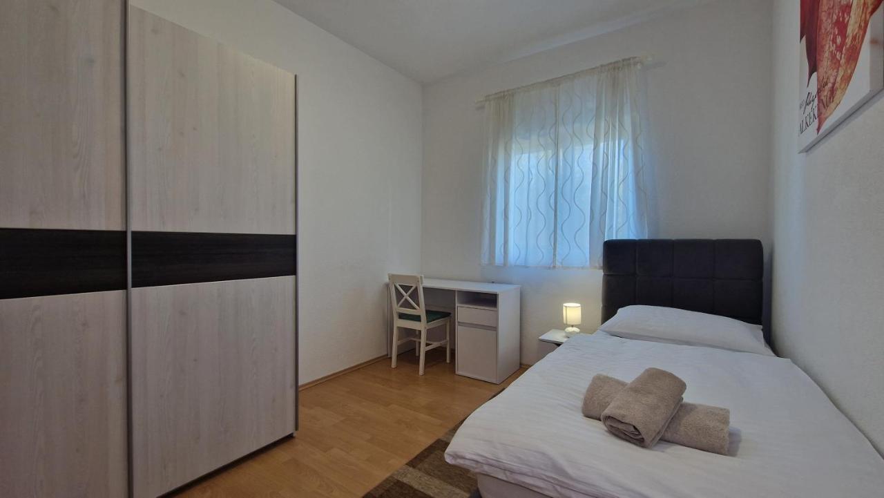Apartments In Rijeka, Free Parking And Large Terrace, 15Min Drive From The Beach Eksteriør billede
