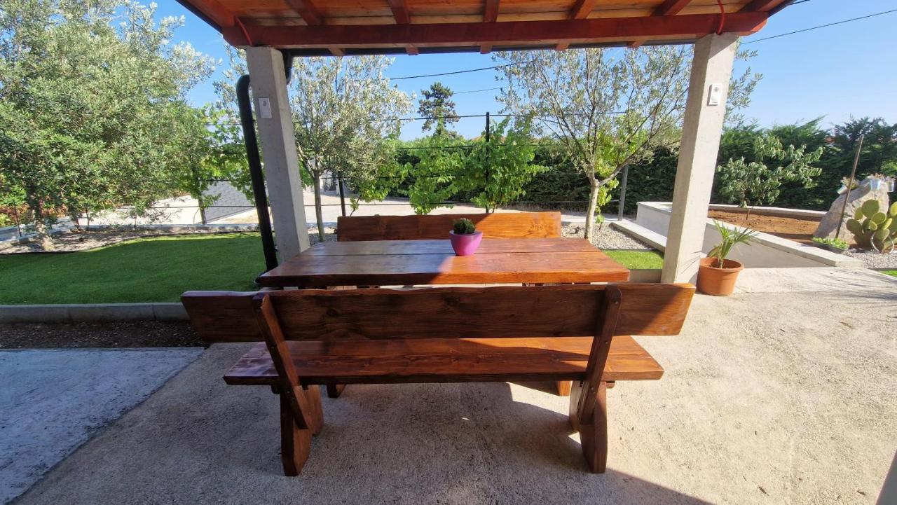 Apartments In Rijeka, Free Parking And Large Terrace, 15Min Drive From The Beach Eksteriør billede