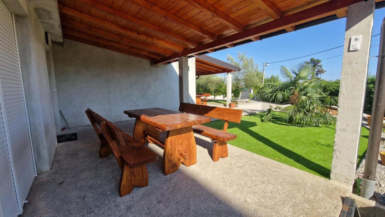 Apartments In Rijeka, Free Parking And Large Terrace, 15Min Drive From The Beach Eksteriør billede