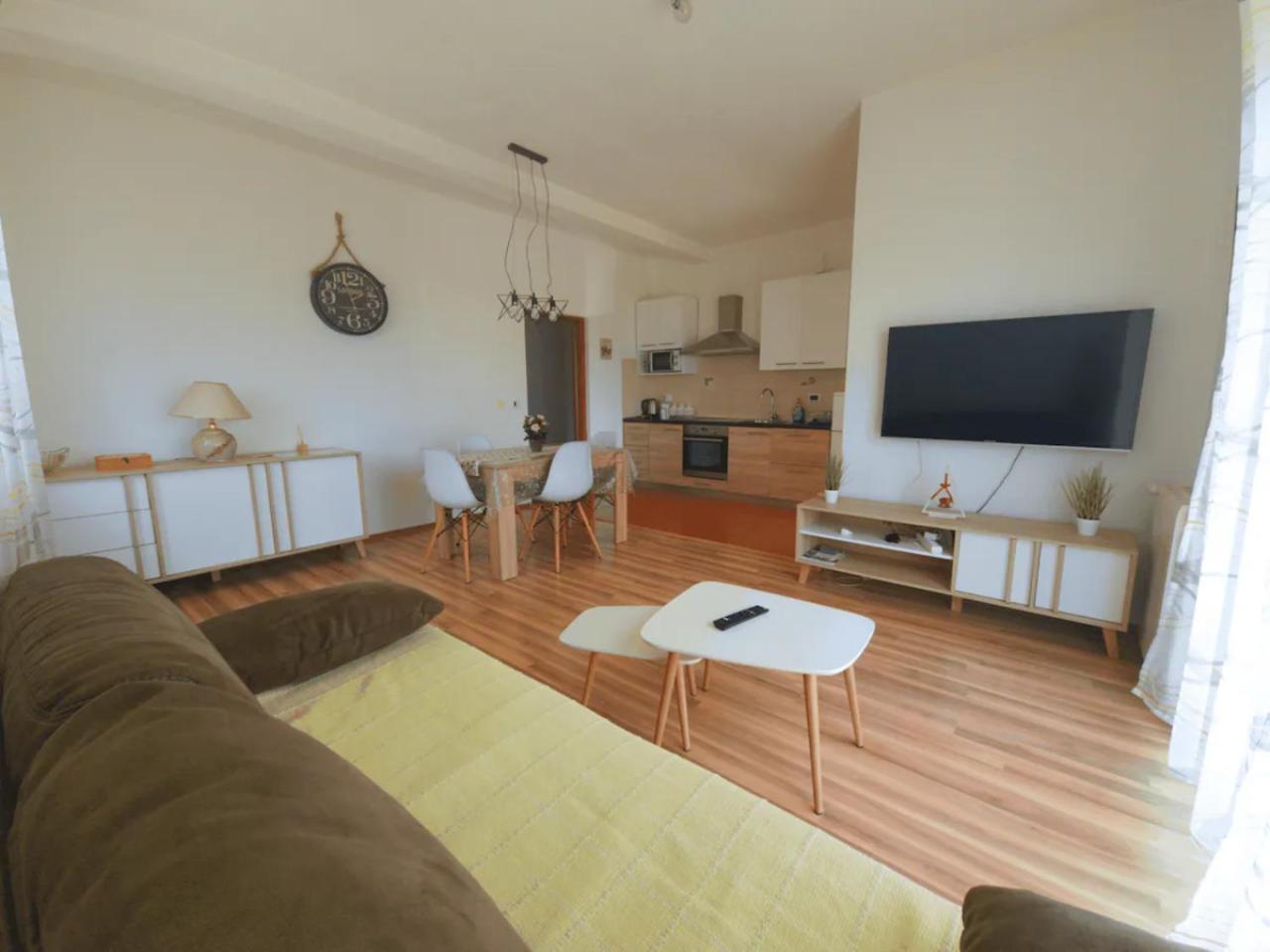 Apartments In Rijeka, Free Parking And Large Terrace, 15Min Drive From The Beach Eksteriør billede