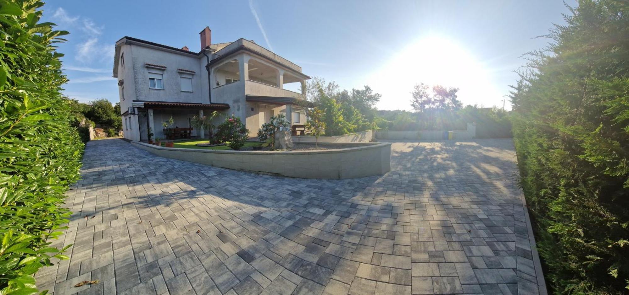 Apartments In Rijeka, Free Parking And Large Terrace, 15Min Drive From The Beach Eksteriør billede